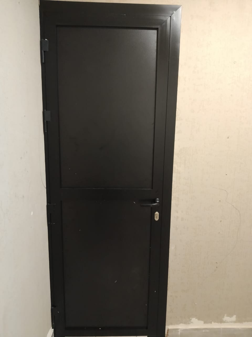 تفصيل أبواب ألمنيوم بزجاج ديكوري